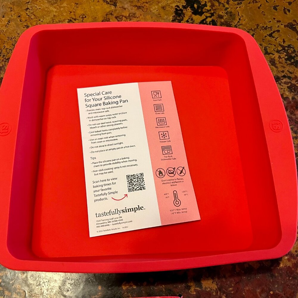 SALE! Tastefully Simple Silicone Baking Pan & Skinny Can Coolers - Picture 2 of 8